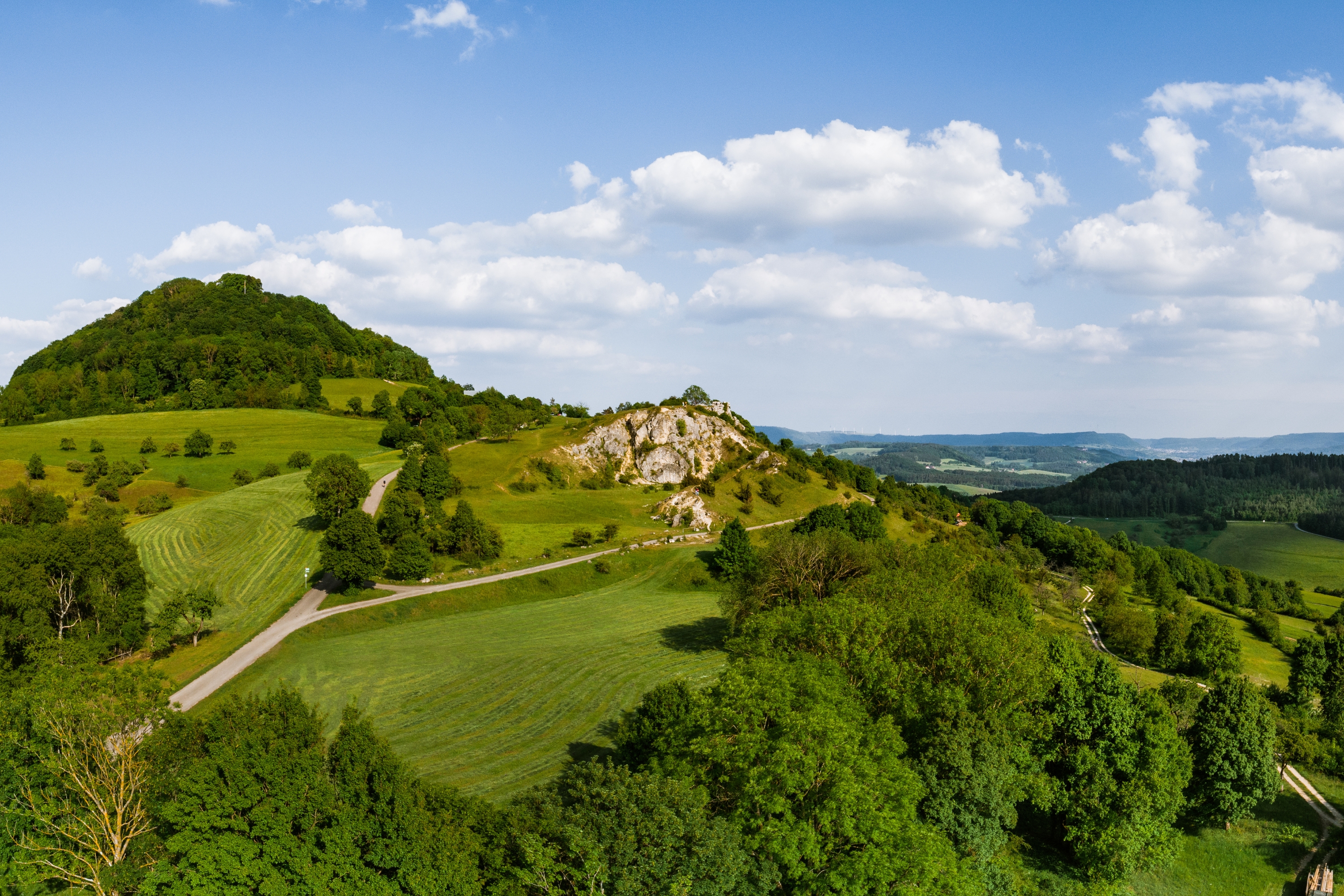 Berg Hohenstaufen und die vorgelagerte Spielburg