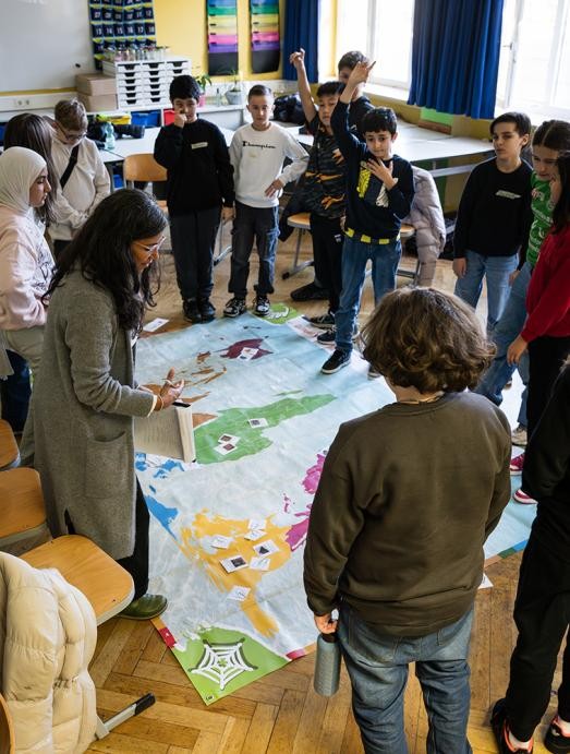 Schülerinnen und Schüler beim Weltspiel Eine Gruppe Schülerinnen und Schüler beim Weltspiel