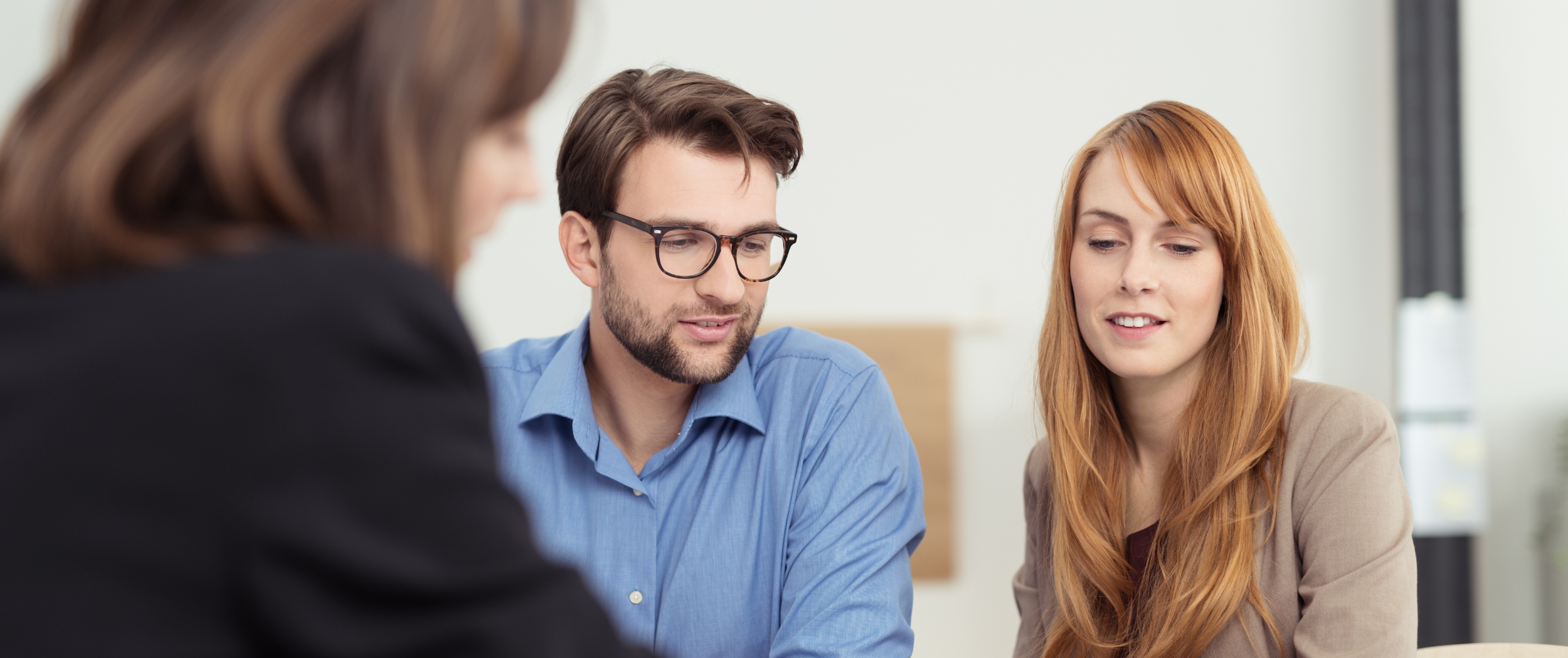 Beratungsszene im Kreissozalamt Beratungsszene im Kreissozalamt