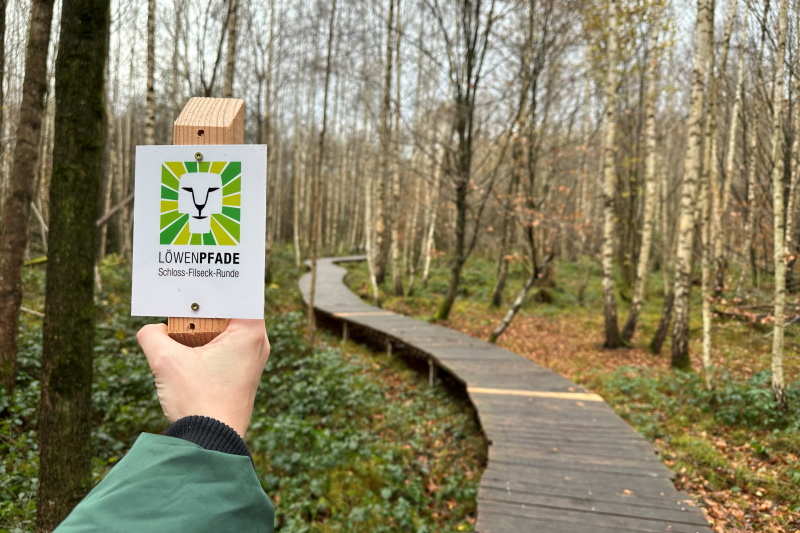 Löwenpfad Schloss-Filseck-Runde Der so genannte Schwebepfad, über den nun der Löwenpfad Schloss-Filseck-Runde verläuft.