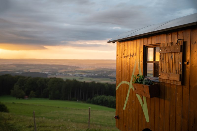 Landschaftsbild mit Schäferwagen