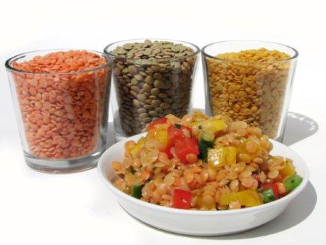 Linsensalat Linsensalat aus verschiedenfarbigen Linsen