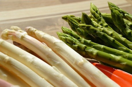 Grüner und Weißer Spargel 