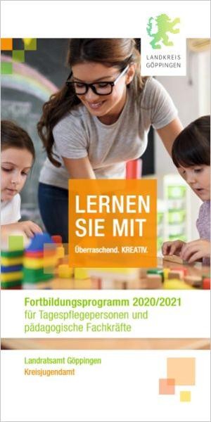 Titelblatt Fortbildungsprogramm Kindertagesbetreuung