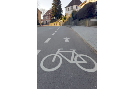 Fahrrad-Schutzstreifen in Hattenhofen
