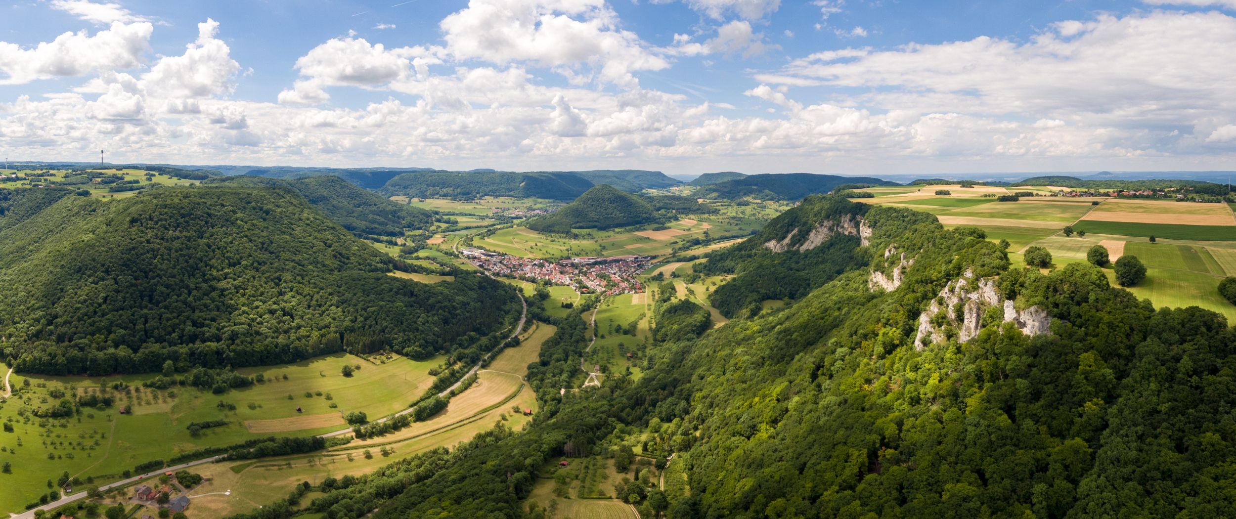Doppelter Albtrauf mit Hausner Wand bei bad Überkingen Doppelter Albtrauf mit Hausner Wand bei bad Überkingen
