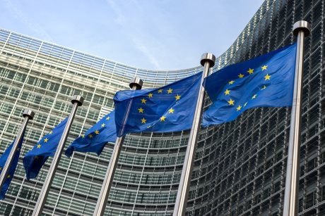 EU-Flaggen vor dem Berlaymont-Gebäude